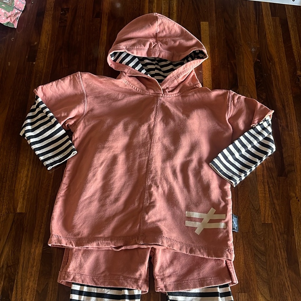 Hoodie outfit